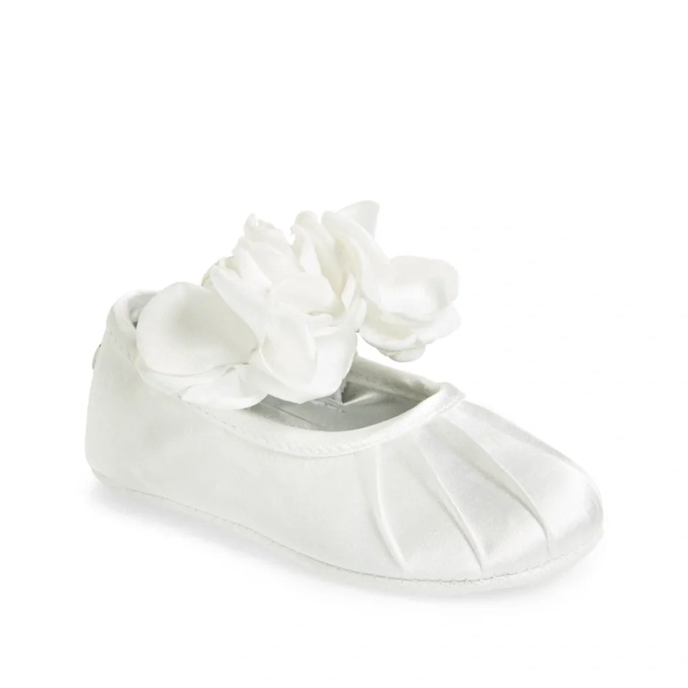 Stuart Weitzman Baby Ann White Flower Satin Ballet Flats Infant Size 1